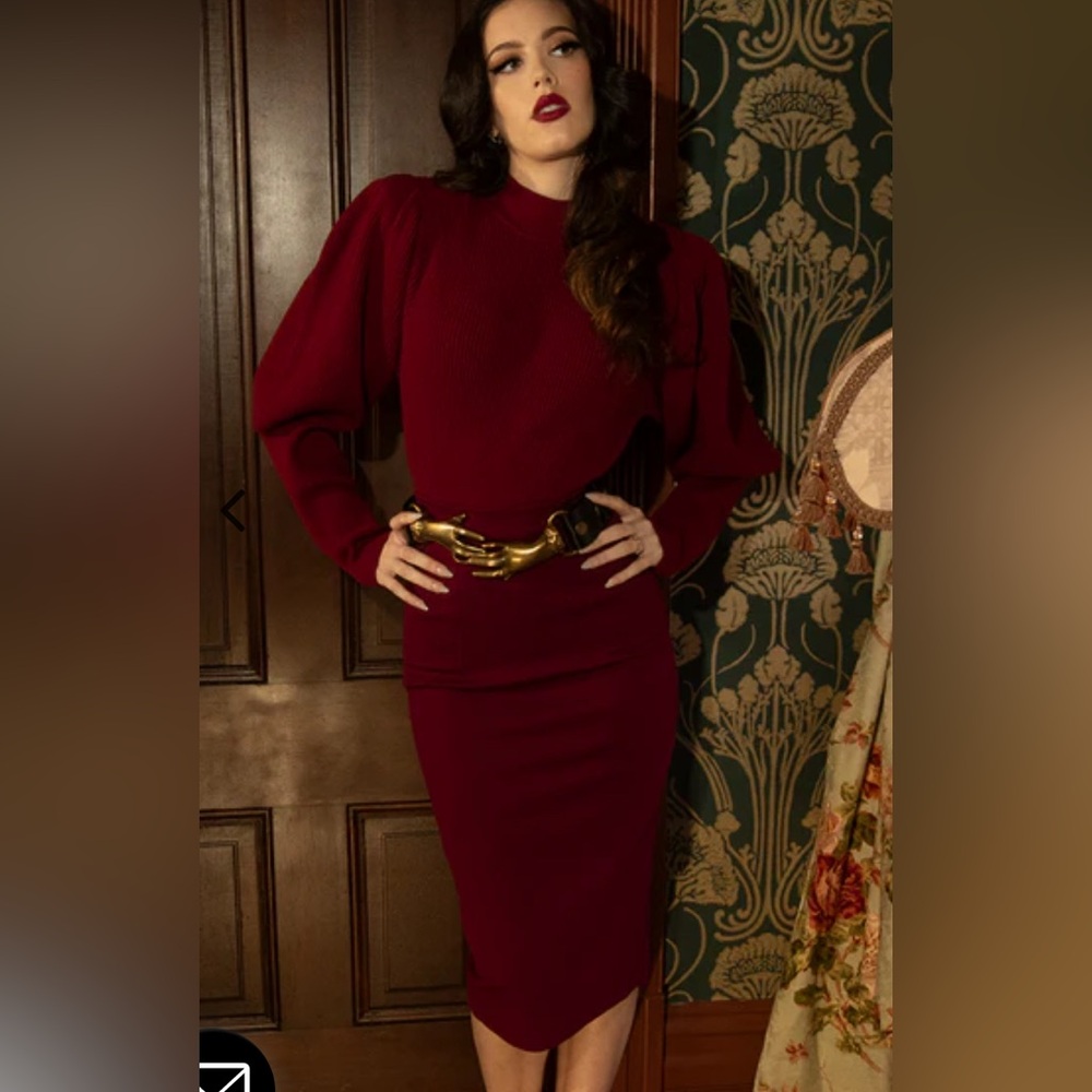 La Femme en Noir Vamp Pencil Skirt in Oxblood (medium) EUC